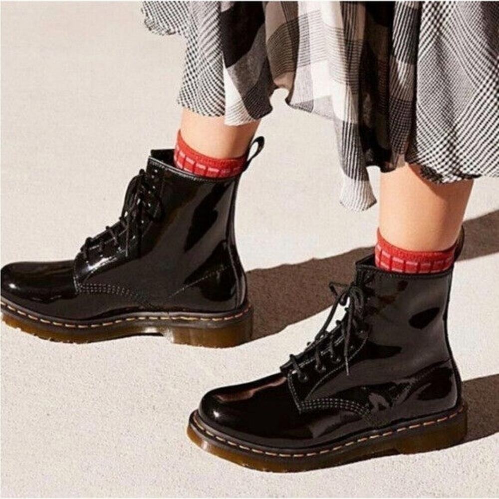 Doc Dr. Martens Shiny Patent Leather Boots Black Lace Sz 8 Moto Grunge *Flawed - Picture 16 of 16